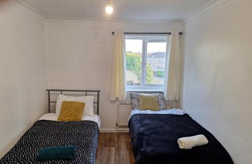 Huntingdon Casa | Cottage - Sleeps 4 - Parking - WiFi