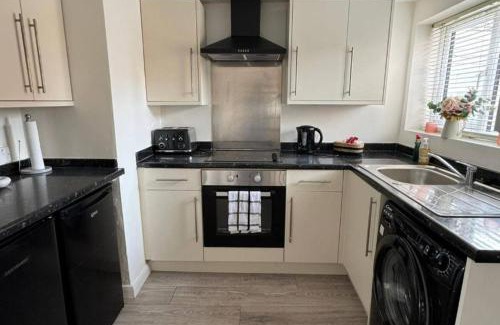 Middlewich Casa | Cottage - Sleeps 4 - Pets Ok - Garden - Parking