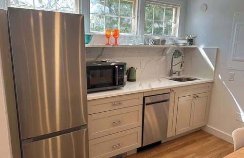 Concord Apartamento | Cottage Suite "B" - Walk to Shops, Train, History