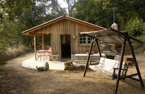 Petreto-Bicchisano Chalet De Esquí | Casa rural rodeada de naturaleza, piscina natural y jardín orgánico.