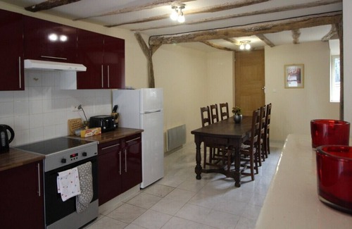 Ecueille Casa | Cabaña escondida en el centro del pueblo