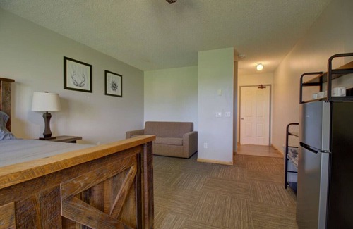 Clitherall Cabaña | Cottage VI | Sunrise by the Lake, Campfire, Kayaking | Legacy Lakeside Resort