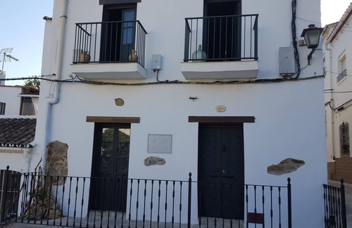 El Colmenar Cabaña | Casa Rural , rutas de senderismo buitreras, gastronomia y cerca de Ronda.