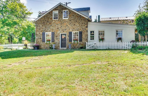 Leesburg's Old and Historic District Cabaña | Cottage w/ Furnished Patio & Garden: Dtwn Leesburg