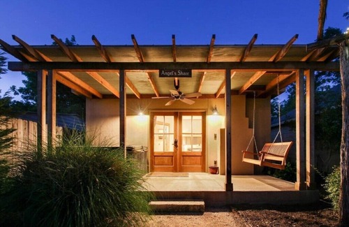 Fredericksburg Apartamento | Cottage w/hot tub 3 blocks from downtown