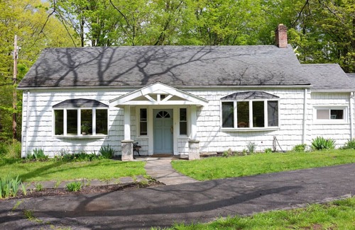 Cairo Casa | Cottage w/ hot tub 15min to Windham & Catskill