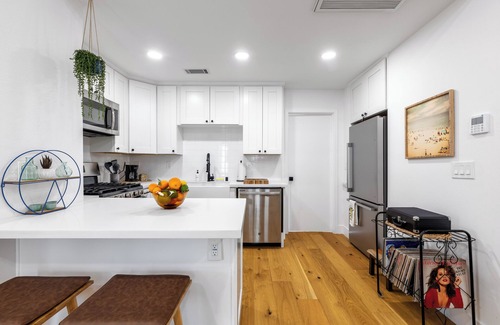 Elysian Heights Cabaña | Cottage w/Private Patio ~ Cozy & Pet Friendly