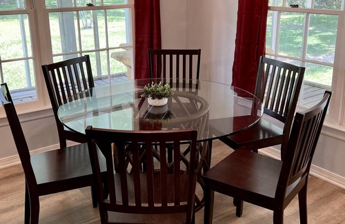 Summerdale Cabaña | Cottage w/Screened In Porch & Outdoor Space