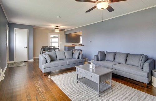 Twin Lakes Cabaña | Cottage w/ Sunroom & Fire Pit, Walk to Lake!