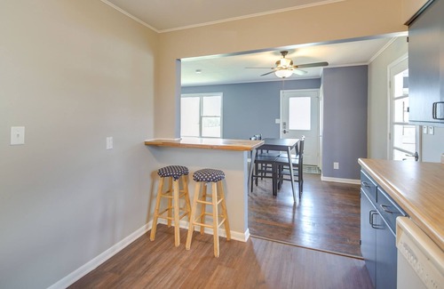 Twin Lakes Cabaña | Cottage w/ Sunroom & Fire Pit, Walk to Lake!