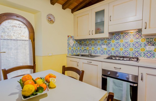 San Macario In Monte Cabaña | COTTAGE WITH 2 BEDROOMS AND 2 ENSUITE BATHROOMS.PANORAMIC POOL.1 KM TO THE TOWN