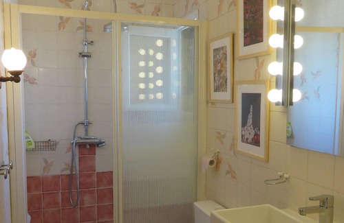 Carpentras Cabaña | Casa rural con 3 hermosas habitaciones en casa del siglo XIX, 6 personas