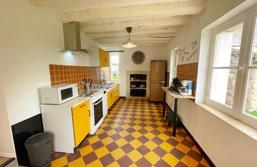 Restigne Cabaña | Casa rural con gran jardín, bicicletas, mascotas, limpieza incluida y Wi-Fi en Restigné