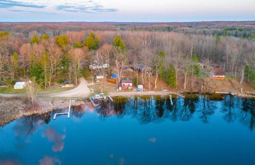 Lake Casa | Cottage with Deck and Bluff Lake Views Walk to Beach!