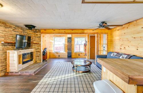 Lake Casa | Cottage with Deck and Bluff Lake Views Walk to Beach!