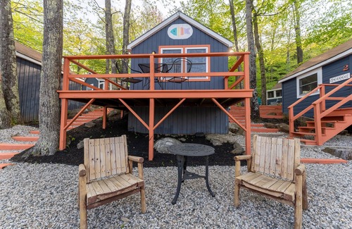 Alton Bay Cabina | Cottage with Lake Views & Access Now featuring AC Wi-FI and TV