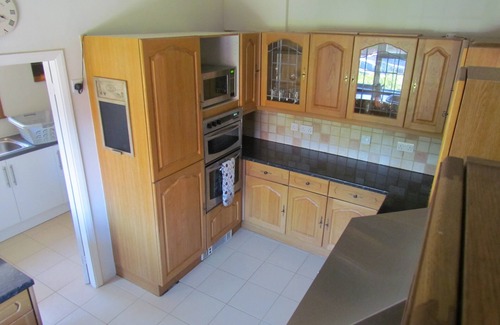 Etchingham Cabaña | Cottage con grandes privadas Piscina, WiFi, vistas y jardines