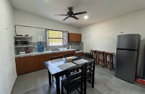 Chelem Casa | Casita con gran piscina ideal para compartir en familia a 2 minutos de la playa.