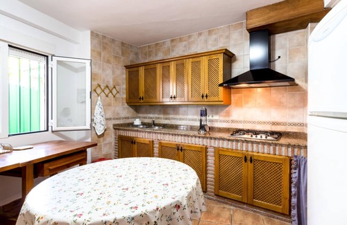 Durcal Villa | Casa rural con piscina, jardín con vistas y wifi