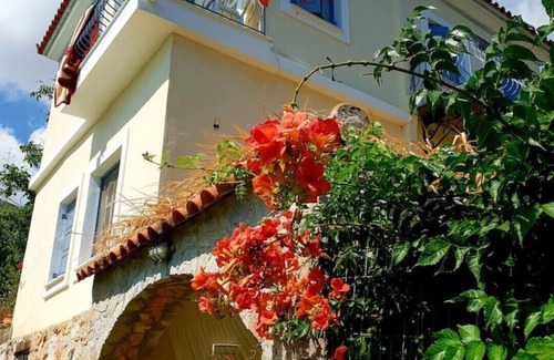 Troezen Cabaña | Cottage with Private Pool