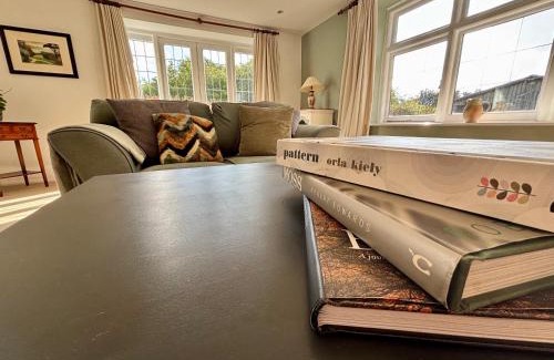 Haslemere Casa | Cottage Within Country Estate