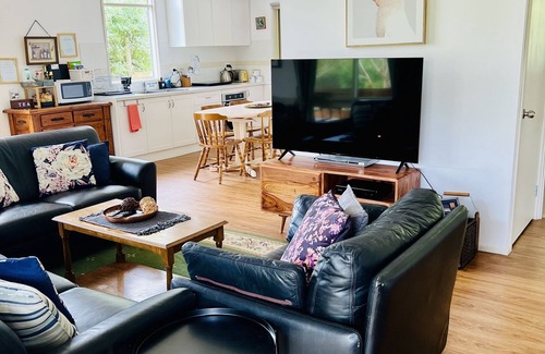 Don Valley Casa | Cottage-Yarra Valley-10 Acres-Breakfast Inc-15 Mins From Healesville & Warburton
