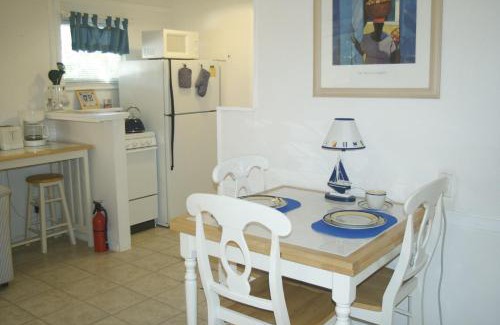 Pompano Beach Cabina | Cottages by the Ocean