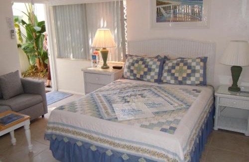 Pompano Beach Cabina | Cottages by the Ocean