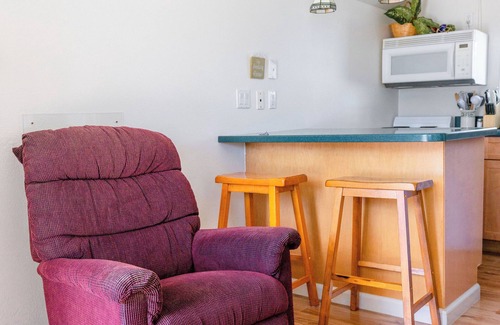 Sitka Cabaña | Cottages on Monastery – A Downtown Sitka Retreat