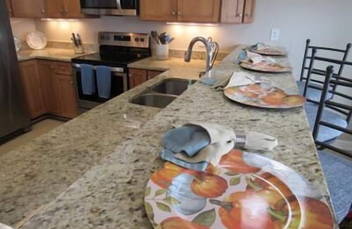 Ocean Isle Beach Villa | Villa con vista al mar sin obstáculos recién renovada, se admiten perros, todos los muebles nuevos