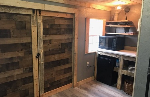 Lamont Cabina | Cottonwood Cabin