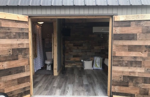 Lamont Cabina | Cottonwood Cabin