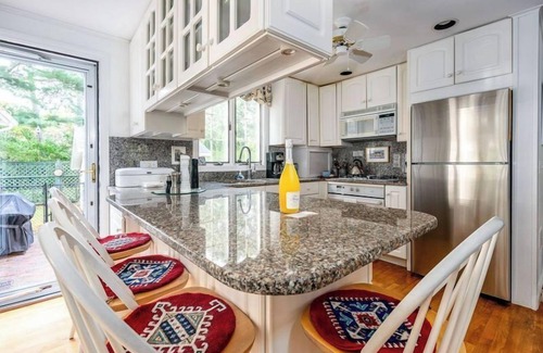 Cotuit Casa | Cotuit 5 bedroom, 3 bath home, pet friendly, great location! Will sleep up to 10+, Beach pass included