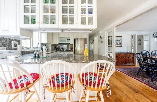 Cotuit Casa | Cotuit 5 bedroom, 3 bath home, pet friendly, great location! Will sleep up to 10+, Beach pass included