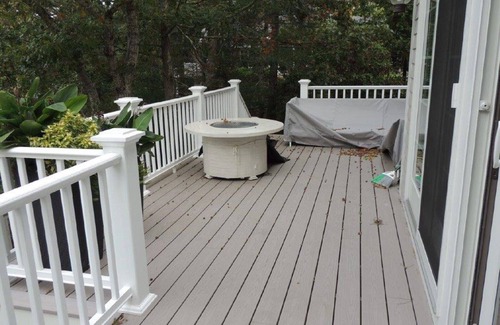 Cotuit Casa | Cotuit Home con una piscina enterrada a menos de una cuadra de la playa