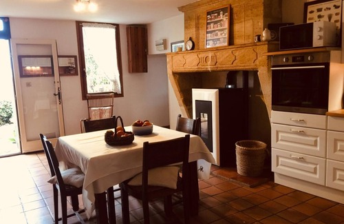 Saint-Sulpice-de-Faleyrens Casa | Country house with enclosed garden, ideal for medium or long stays