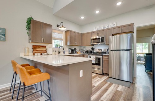 Counce Casa | Counce Vacation Rental with Private Deck Near Golf!