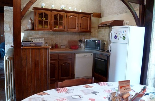 Saint-Germain-du-Salembre Casa | CASA DE CAMPO 2-6 personas en una tranquila aldea