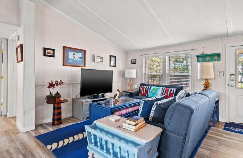 Birdsnest Casa | Counting Corks - Waterfront, Pet friendly, private dock!