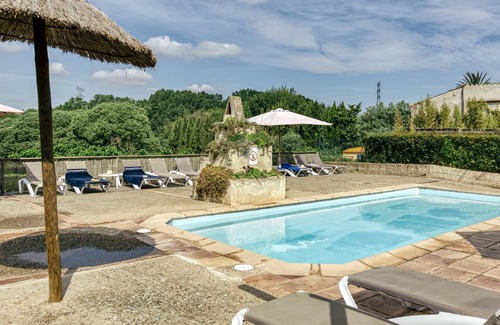 Llampaies Casa | Casa rural 'Cal Secretari' con piscina compartida, terraza privada y Wi-Fi