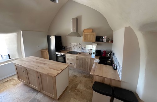Saint-Georges-de-Luzencon Casa | Country House 'Labro' with Mountain View, Private Terrace and Wi-Fi