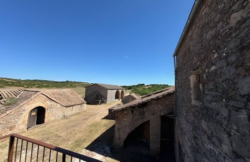 Saint-Georges-de-Luzencon Casa | Country House 'Labro' with Mountain View, Private Terrace and Wi-Fi