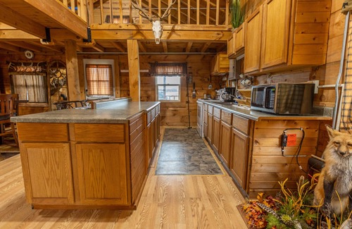 Marshland Cabina | Country Cabin Guest House