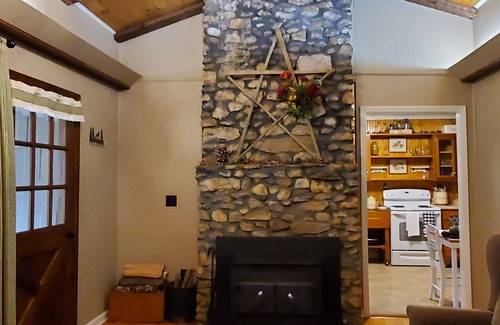 Floyd Casa | Country Cabin in the Blue Ridge Mountains of Floyd County