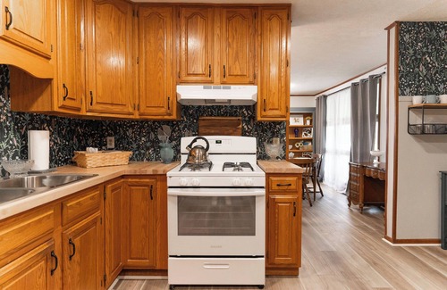 Indianapolis Casa | Country Charm, City Convenience