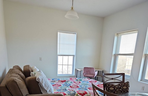 Fremont County Cama Y Desayuno | Country Charm in Sidney, Iowa. 56 acres of hiking and pet friendly.