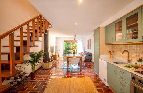Alcantarilha Apartamento | Country chic duplex in Algarve