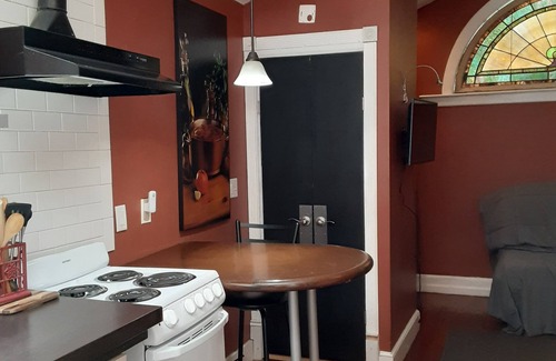 Mint Hill Apartamento | Country/City Vibe Crash Pad