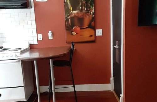 Mint Hill Apartamento | Country/City Vibe Crash Pad