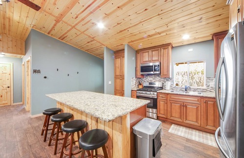 Big Bear City Cabina | Country Club Cabin #357